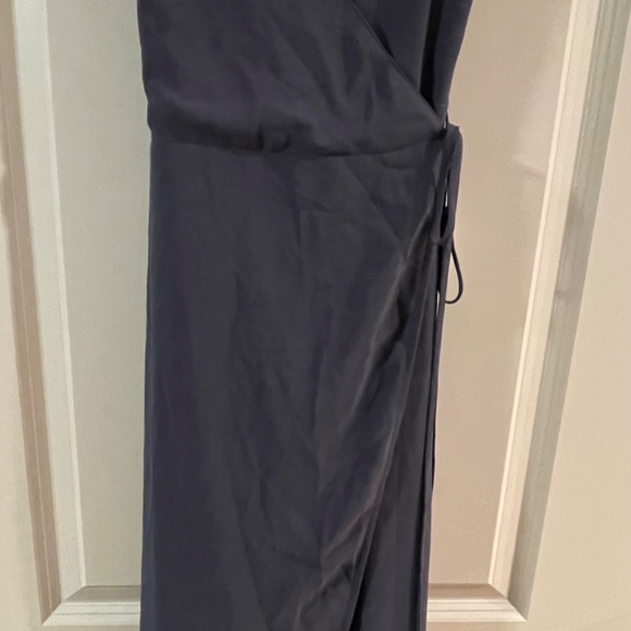 Lulu’s high lo wrap dress - Picture 2 of 2